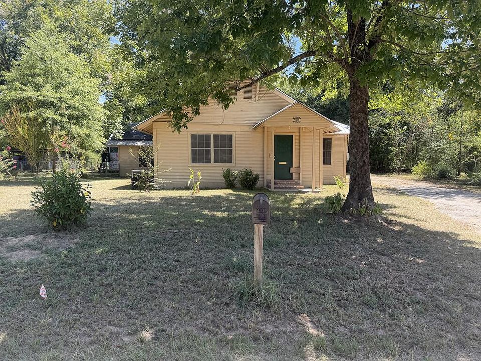 1st image of 901 San Augustine St