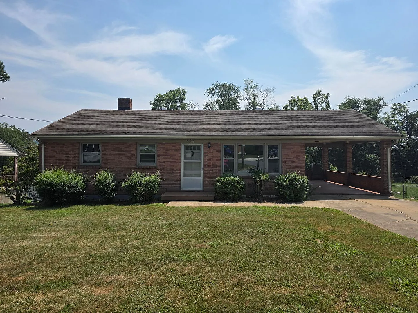 4 Bedroom, 2 Bath Home — Photo 2