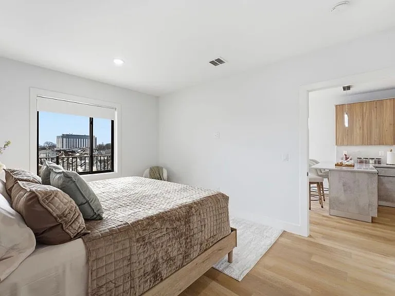 8800 John F. Kennedy Blvd — Photo 7