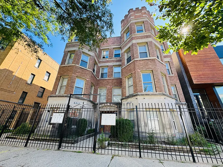 6217 S Woodlawn Ave #1 — Photo 1