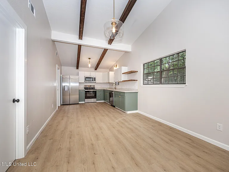 106 Booth Cir — Photo 15