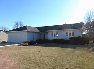 1611 Sandstone Ln, Howards Grove, WI 53083