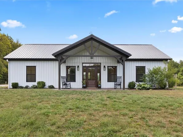 1779 N 650th Rd, Baldwin City, KS 66006