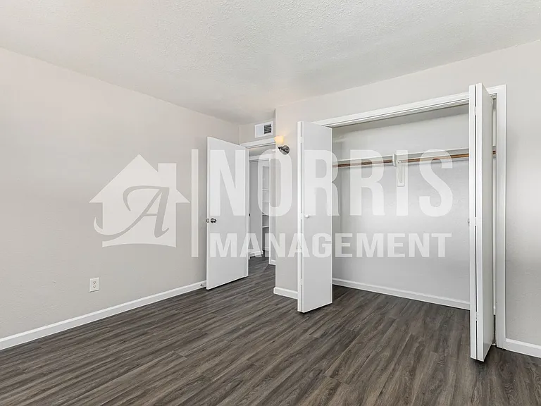 803 N Park Ave — Photo 16
