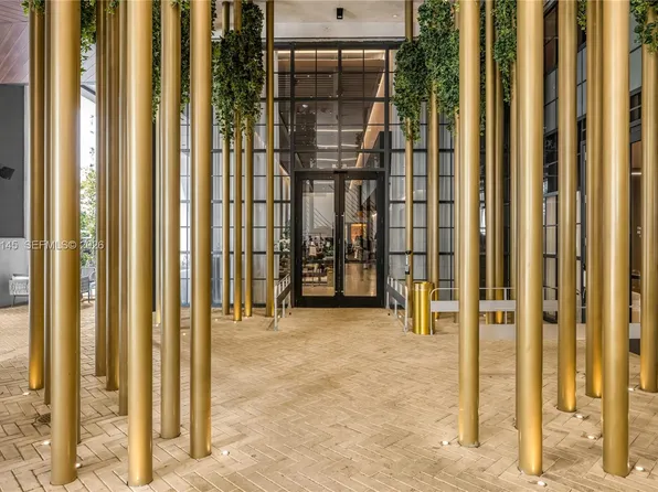 601 NE 1st Ave, Miami, FL