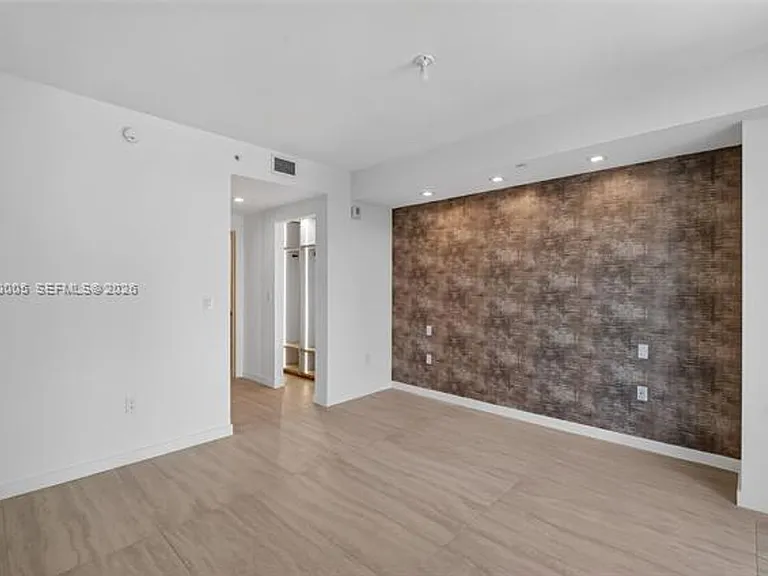 77 5th St #4202 — Photo 19