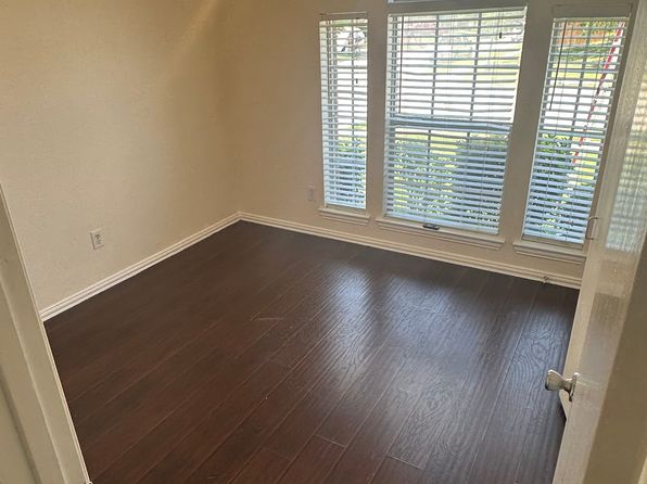 1002 Port Isabel Dr