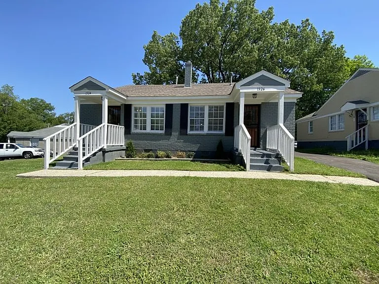 1324 Chadwick Cir — Photo 1