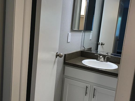 5th image of 551 Village Ln