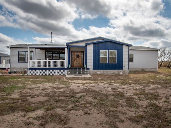 115 Horseshoe Dr, Mathis, TX 78368