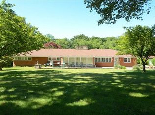 100 Wallace Cir, Aliquippa, PA 15001