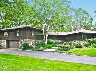 12 Downesbury Ct, Ridgefield, CT 06877