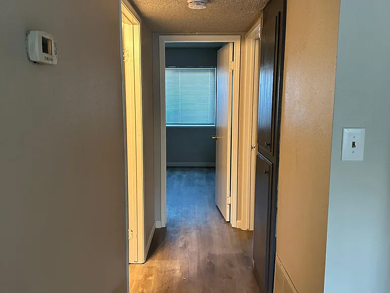 919 Bell St #C & D — Photo 11