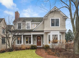 1341 Edgewood Rd, Lake Forest, IL 60045