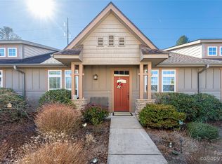 23 Foxtail Ct, Hendersonville, NC 28792