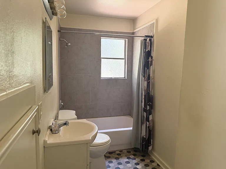 2317 Freewater St — Photo 6