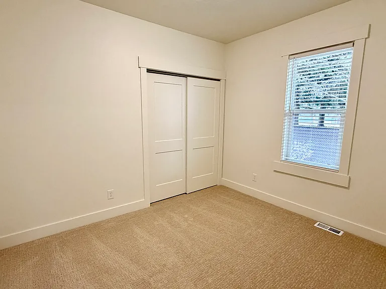 145 N Byron Ave #A — Photo 17