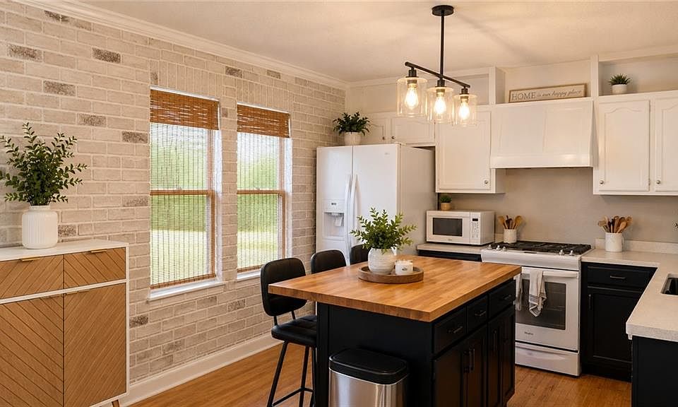 2nd image of 20209 E 17th Street Ct N