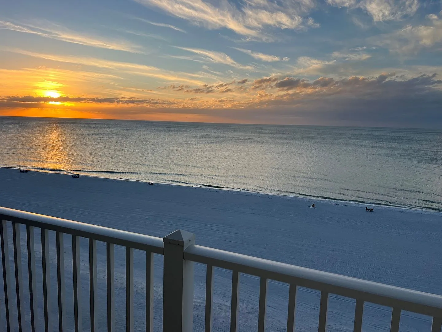 Tranquil Beachfront Oasis: Fully Furnished 2BR + Office Condo on the Gulf — Photo 2
