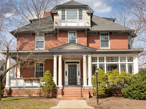 56 William St, Worcester, MA 01609