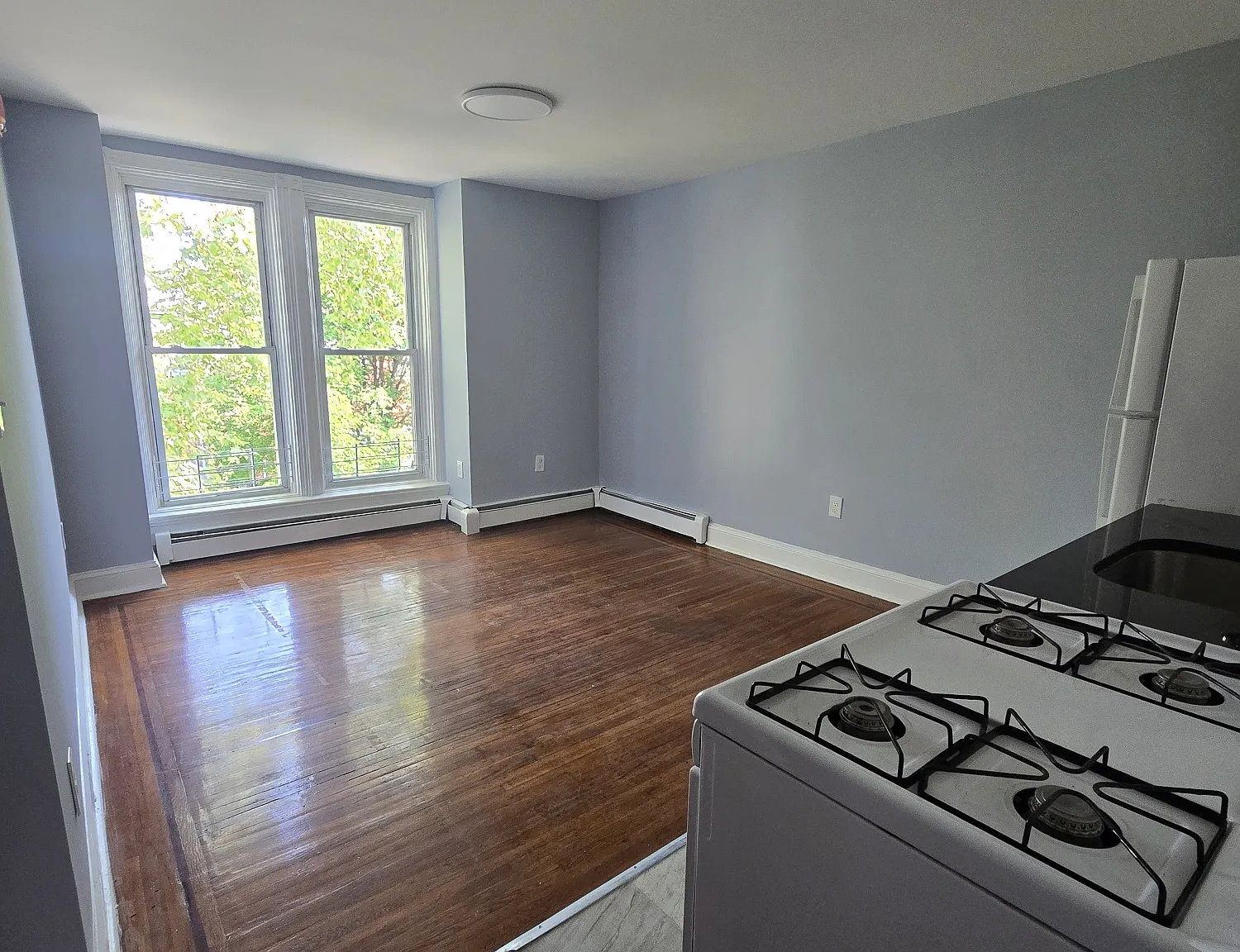 2 bed, 800 sqft, $1,700 — Photo 1