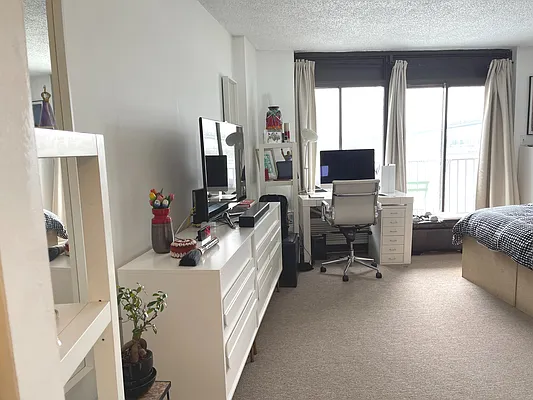 Sold by Compass | media 2