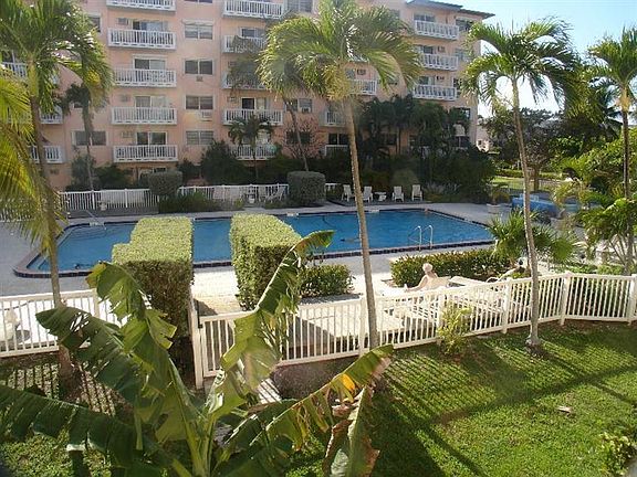 4th image of 2601 S Roosevelt Blvd APT 109B