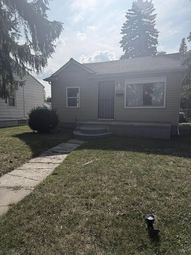 2 Bed Ranch, newly rehabbed. — Photo 1