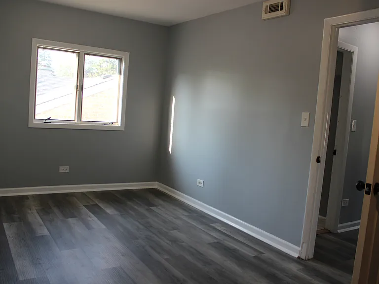 8134 N Merrill St — Photo 24
