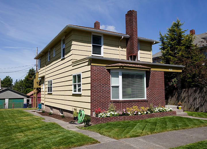 1st image of 632 N Anderson St APT 1