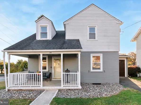 29 W Montgomery Ave, Hatboro, PA 19040