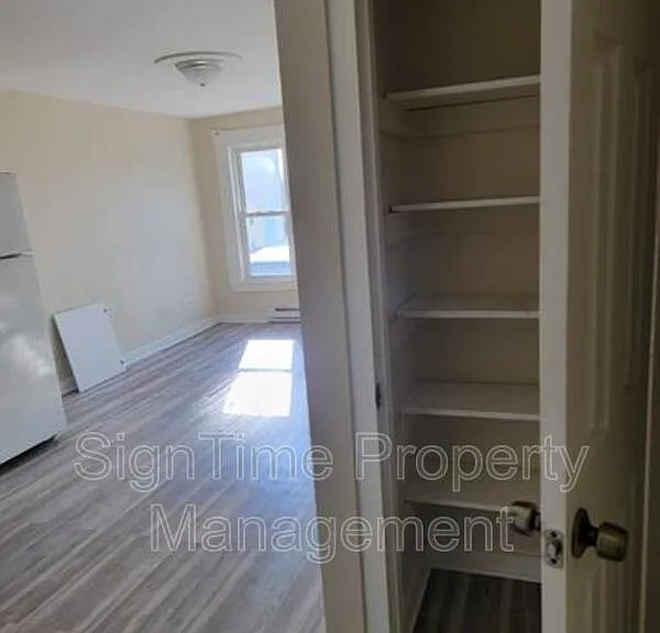 42 E Washington St #3 — Photo 4