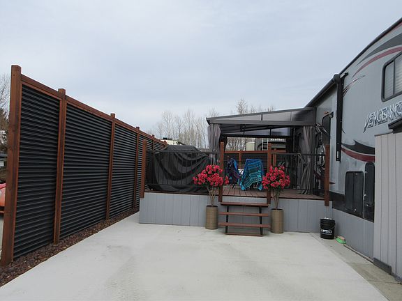 2nd image of 415 Commonwealth Rd #203
