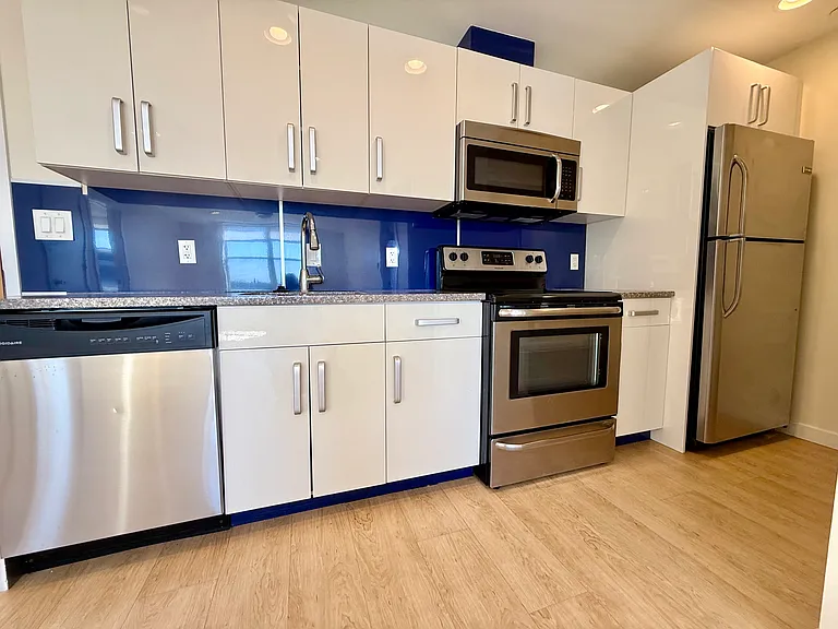 249 S 49th St #8O6 — Photo 12