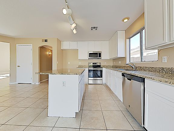 5th image of 3036 E Wescott Dr