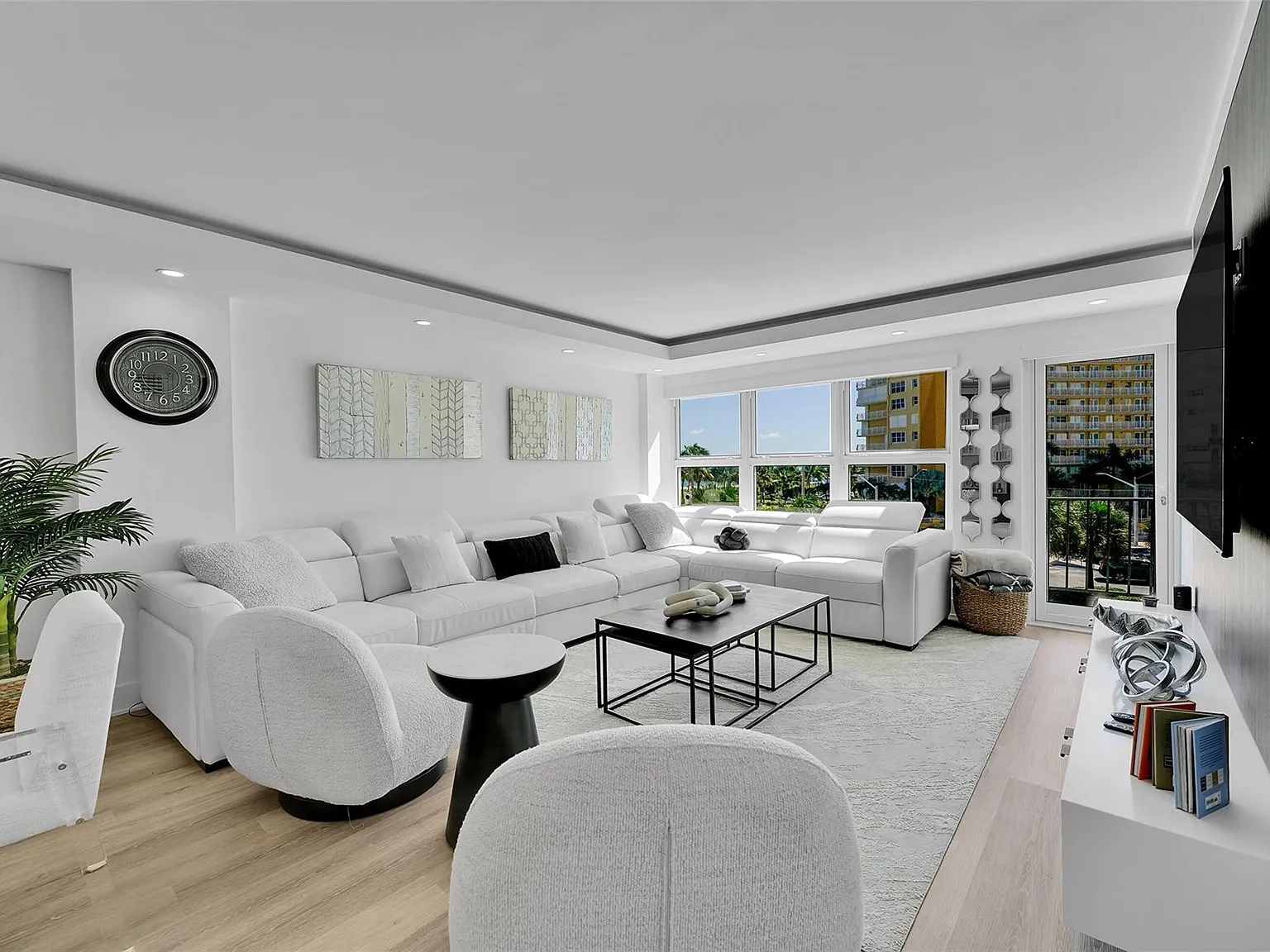 2 bed, 2.0 bath, 1200 sqft, $4,000 — Photo 1