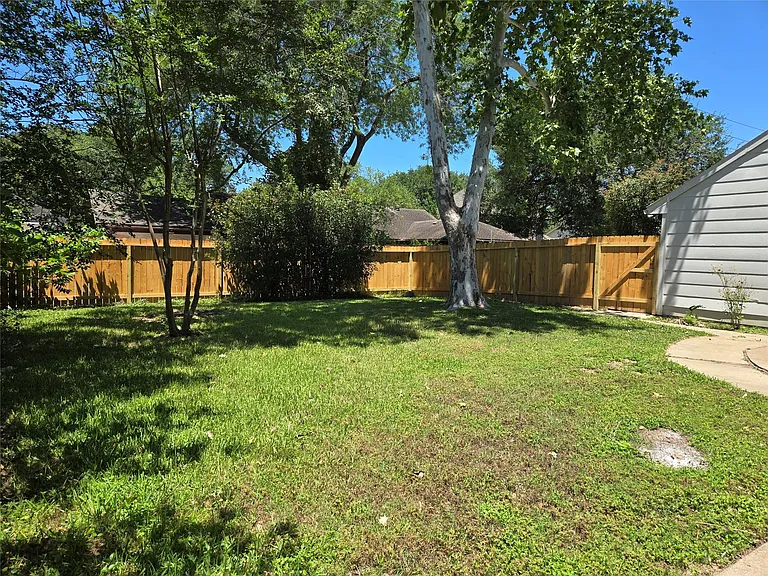 306 Houghton Rd — Photo 36