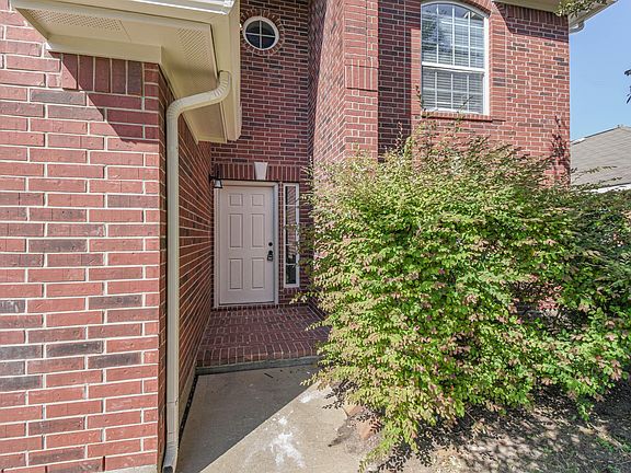 2nd image of 7206 Avon Park Ln