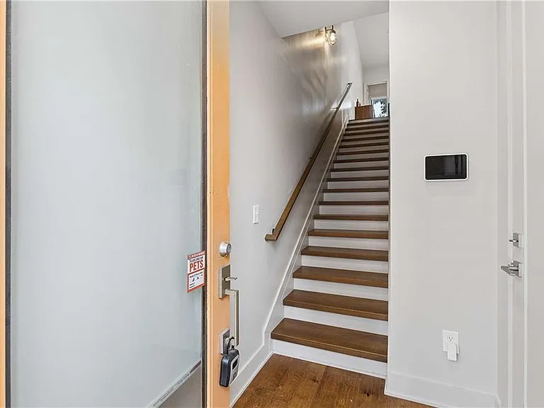 102 City View Ct NE — Photo 4