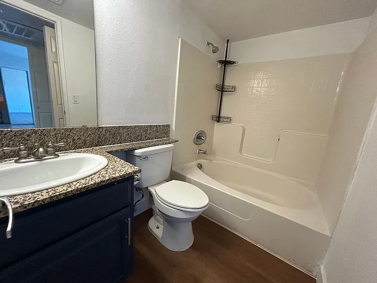 5154 S Jones Blvd #202 — Photo 15