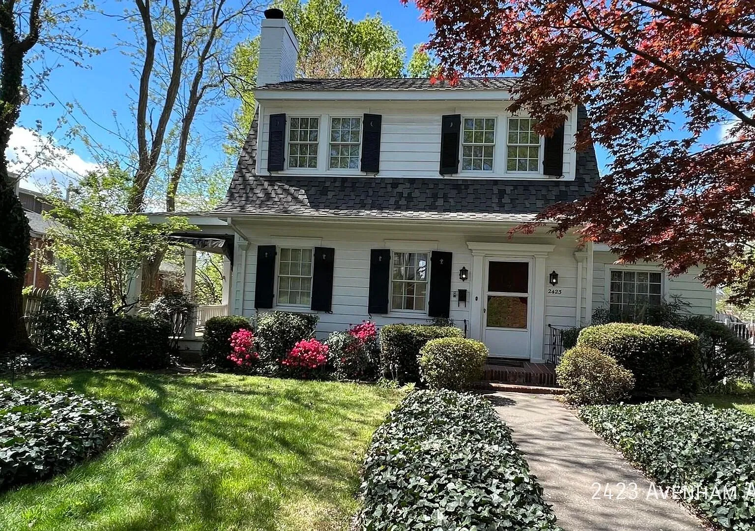 Spacious Home with Hardwood Floors, Finished Basement & Side Porch! South Roanoke! — Photo 1