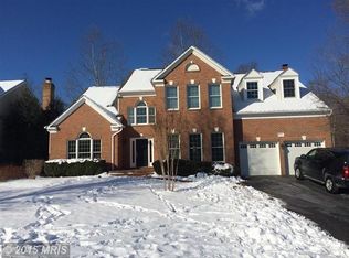 7904 Hollington Pl, Fairfax Station, VA 22039