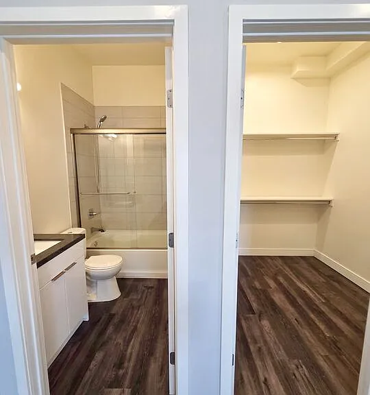 2651 S Hobart Blvd #6 — Photo 8