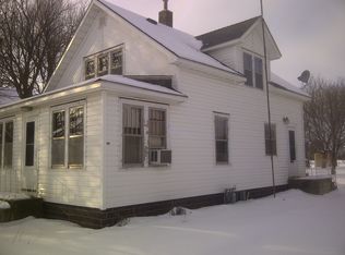 89168 220th St, Oakland, MN 56007