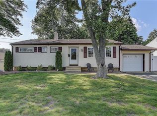 17 Woodcrest Dr, Old Bridge, NJ 08857