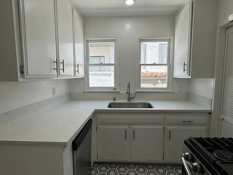 1401 Havenhurst Dr — Photo 7