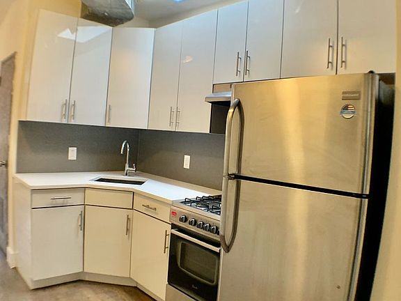 2nd image of 362 Bainbridge St #4A