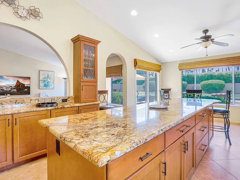 39795 Regency Way — Photo 3