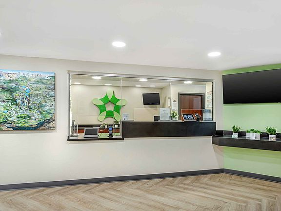 Lobby and Guest Check-in