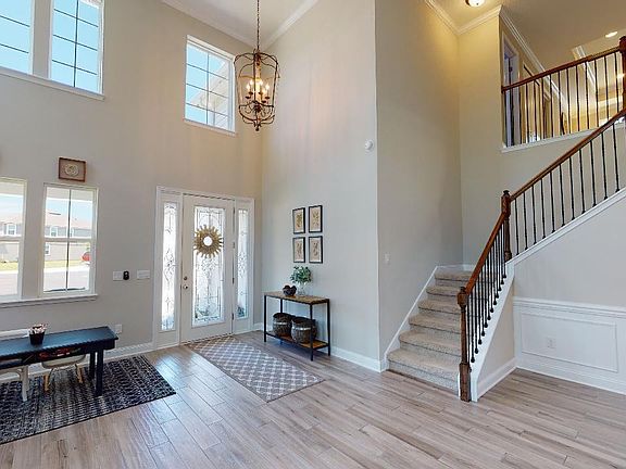 3rd image of 901 Rustlewood Ln